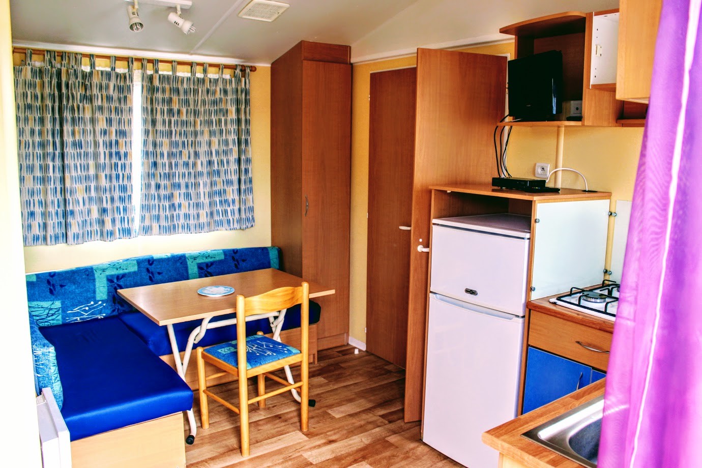 Mobile-Home 2 chambres / 3 personnes – Image 2